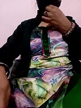 Snapshot of Mahi_Baby25 chatting on December 2025 03:53:01 PM Mahi Baby25 online show from December 2025 03:53:01 PM