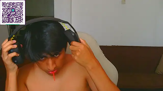 Snapshot of CzarPM chatting on February 2026 08:39:01 PM CzarPM online show from February 2026 08:39:01 PM