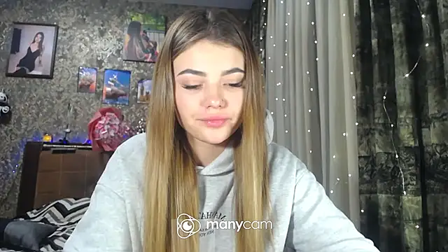 Snapshot of BonnyShy chatting on December 2024 07:36:01 PM BonnyShy online show from December 2024 07:36:01 PM