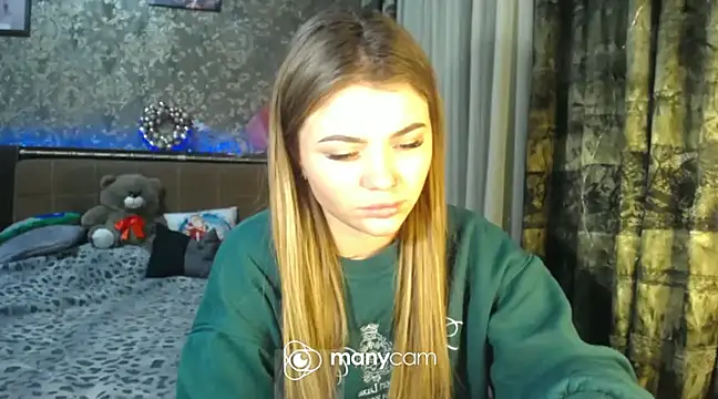 Snapshot of BonnyShy chatting on January 2025 06:36:02 PM BonnyShy online show from January 2025 06:36:02 PM