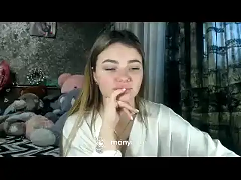 Snapshot of BonnyShy chatting on February 2025 02:18:01 PM BonnyShy online show from February 2025 02:18:01 PM