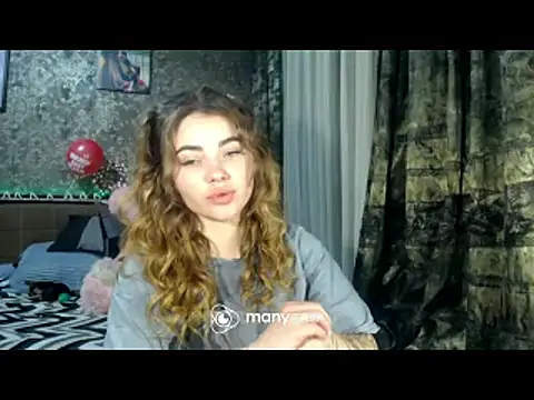 Snapshot of BonnyShy chatting on February 2025 04:32:01 PM BonnyShy online show from February 2025 04:32:01 PM