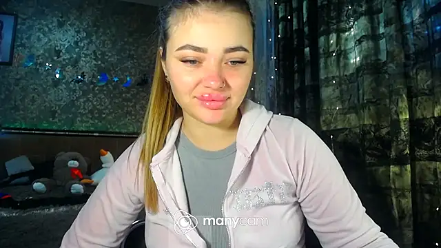 Snapshot of BonnyShy chatting on November 2025 10:27:01 AM BonnyShy online show from November 2025 10:27:01 AM