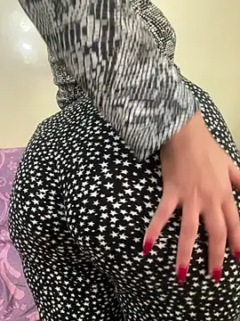 Layla-daloua online show from March 2026 05:07:02 PM