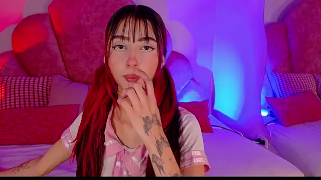 ParisFox  online show from February 2026 09:02:01 PM