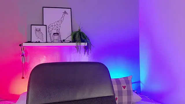 ParisFox  online show from April 2026 07:34:02 PM