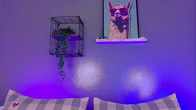 ParisFox  online show from April 2026 09:09:02 PM