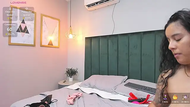 Snapshot of Dilan_y_Mia chatting on December 2024 05:11:01 PM Dilan y Mia online show from December 2024 05:11:01 PM