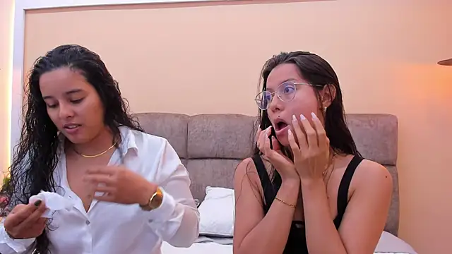 Snapshot of Dilan_y_Mia chatting on December 2024 01:10:02 PM Dilan y Mia online show from December 2024 01:10:02 PM