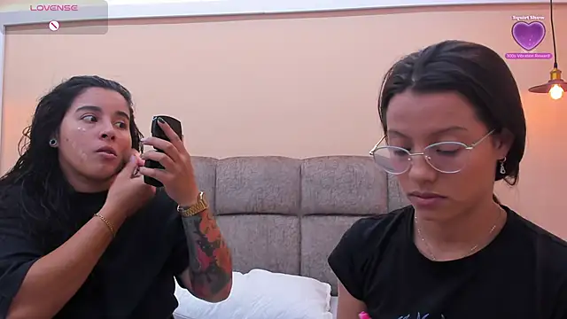 Snapshot of Dilan_y_Mia chatting on December 2024 01:56:02 PM Dilan y Mia online show from December 2024 01:56:02 PM