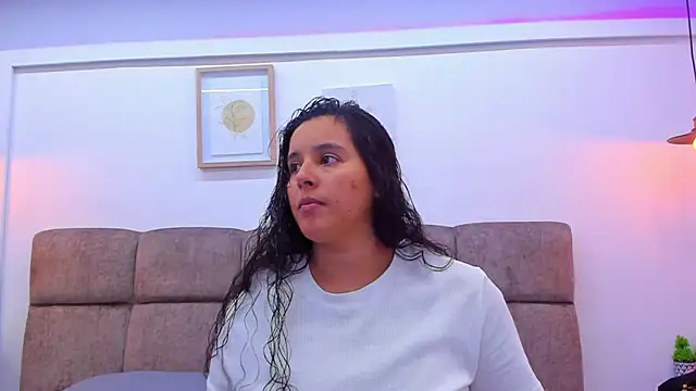 Snapshot of Dilan_y_Mia chatting on February 2025 02:02:01 PM Dilan y Mia online show from February 2025 02:02:01 PM