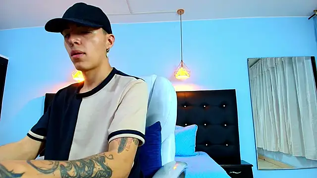 Lobo 17  online show from February 2025 07:01:02 AM