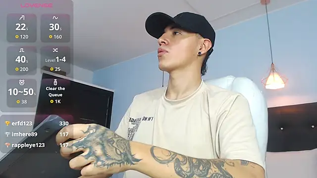 Lobo 17  online show from October 2025 03:40:02 AM