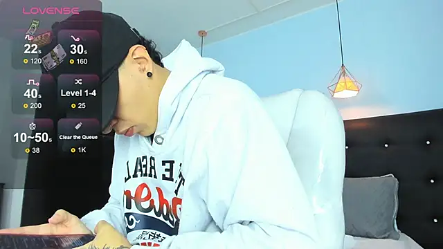 Lobo 17  online show from December 2025 03:45:02 AM