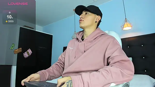 Lobo 17  online show from December 2025 03:44:02 AM