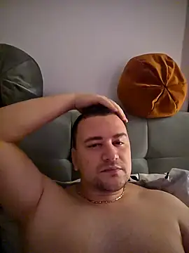 KarlosCarutox online show from December 2025 07:43:02 PM