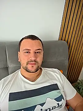 KarlosCarutox online show from February 2026 10:33:02 AM