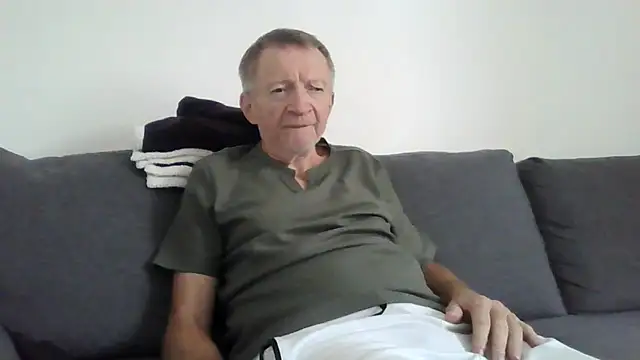naturiste974 online show from June 2026 04:13:01 PM