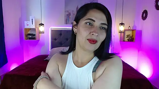 Snapshot of emily_leinner chatting on March 2025 02:23:02 PM emily leinner online show from March 2025 02:23:02 PM