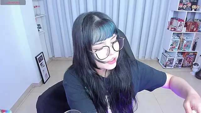 Snapshot of misshoneyxxx chatting on June 2026 04:04:02 AM misshoneyxxx online show from June 2026 04:04:02 AM