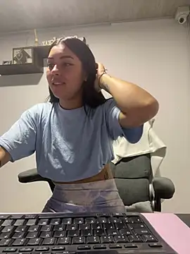 Snapshot of emily_22x chatting on January 2025 12:29:01 AM emily 22x online show from January 2025 12:29:01 AM