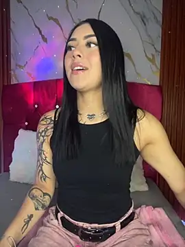 Snapshot of emily_22x chatting on November 2025 12:00:01 AM emily 22x online show from November 2025 12:00:01 AM