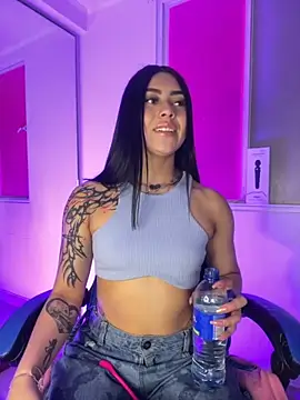 Snapshot of emily_22x chatting on November 2025 10:10:02 PM emily 22x online show from November 2025 10:10:02 PM