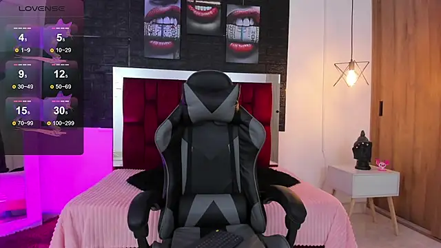 Snapshot of April1_sc chatting on February 2025 03:39:02 PM April1 sc online show from February 2025 03:39:02 PM