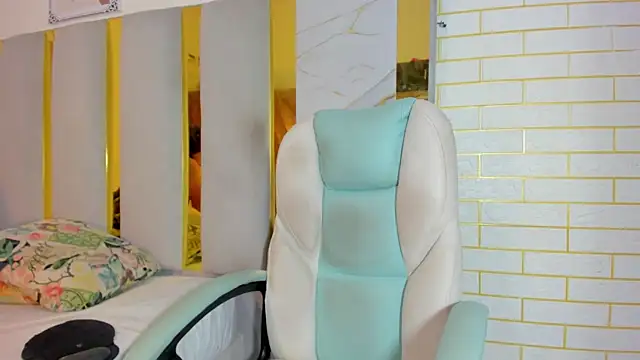 Lia Ashley online show from November 2025 06:21:02 PM