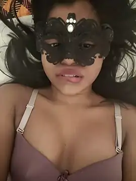 Snapshot of Bella_Luna18 chatting on December 2024 07:14:01 PM Bella Luna18 online show from December 2024 07:14:01 PM