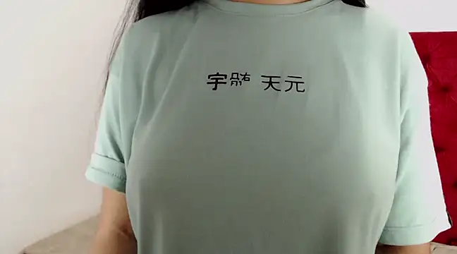 Snapshot of CarolineBrunx chatting on February 2025 05:52:02 AM CarolineBrunx online show from February 2025 05:52:02 AM