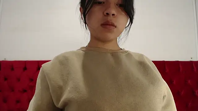 Snapshot of CarolineBrunx chatting on February 2025 03:29:02 AM CarolineBrunx online show from February 2025 03:29:02 AM