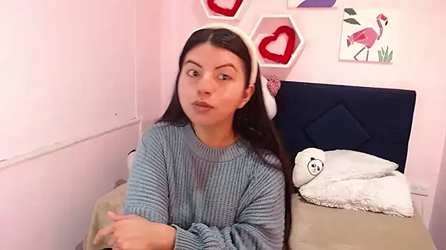 Snapshot of CarolineBrunx chatting on February 2025 02:57:01 PM CarolineBrunx online show from February 2025 02:57:01 PM