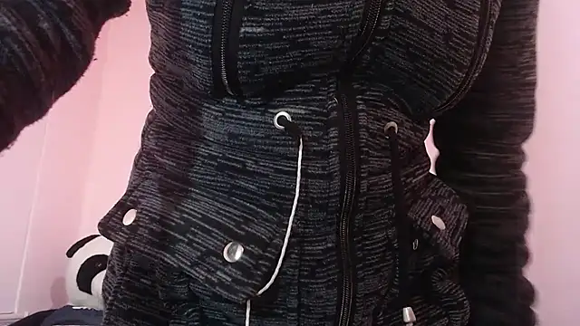 Snapshot of CarolineBrunx chatting on February 2025 11:47:02 AM CarolineBrunx online show from February 2025 11:47:02 AM