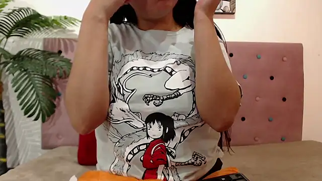 Snapshot of CarolineBrunx chatting on March 2025 03:02:01 PM CarolineBrunx online show from March 2025 03:02:01 PM