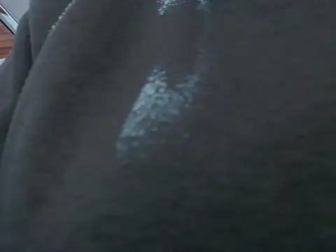 Snapshot of CarolineBrunx chatting on October 2025 05:04:02 AM CarolineBrunx online show from October 2025 05:04:02 AM