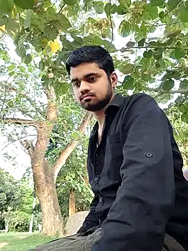 Ishan003 online show from May 2026 12:41:01 AM