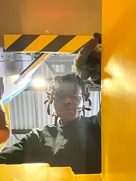 Snapshot of sneakylink13__ chatting on October 2025 02:28:01 PM sneakylink13 online show from October 2025 02:28:01 PM