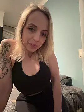 Annelibre online show from February 2025 08:33:02 PM