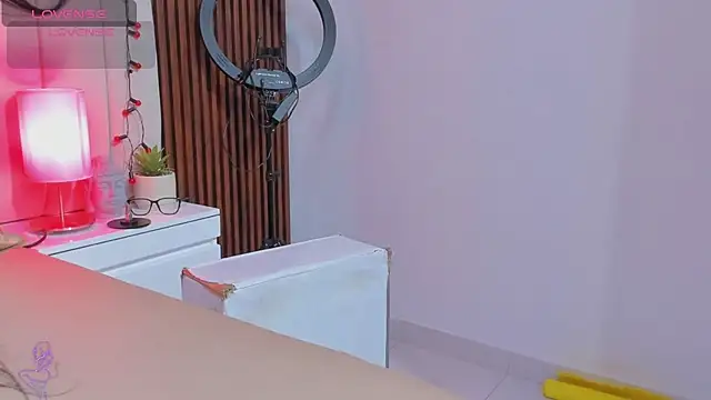 Snapshot of Meli_castillo chatting on February 2025 02:25:02 PM Meli castillo online show from February 2025 02:25:02 PM