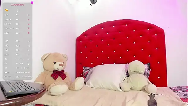 brittany williams  online show from March 2025 03:31:01 PM