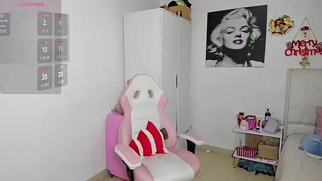 Snapshot of playsecrets chatting on December 2024 08:58:02 PM playsecrets online show from December 2024 08:58:02 PM