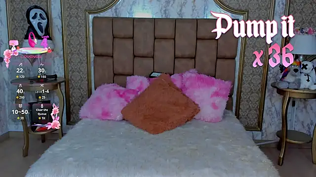 SoffiQueen online show from October 2025 04:53:02 PM