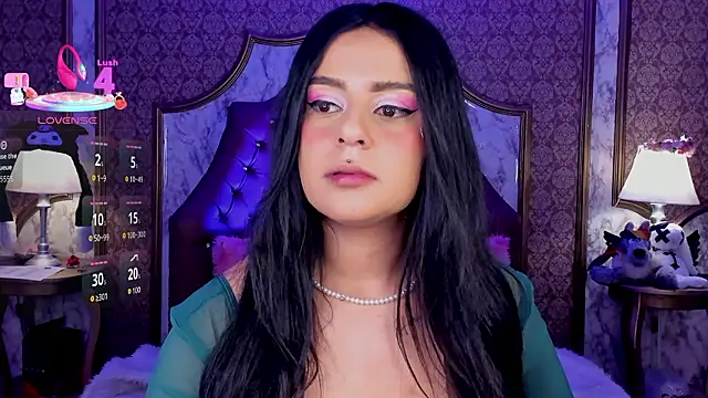 Snapshot of SoffiQueen chatting on March 2026 01:38:01 PM SoffiQueen online show from March 2026 01:38:01 PM