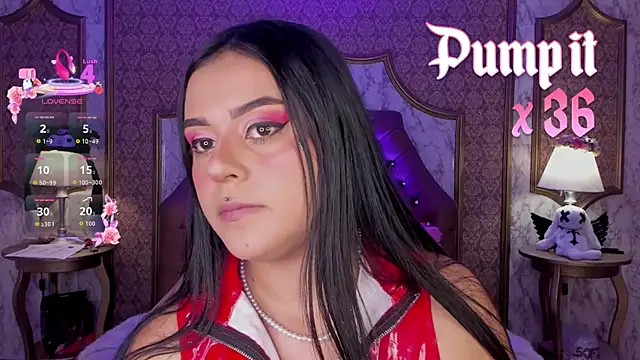 Snapshot of SoffiQueen chatting on April 2026 02:22:02 PM SoffiQueen online show from April 2026 02:22:02 PM