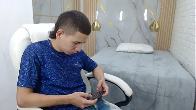 JackSwan18 online show from July 2026 01:37:01 PM