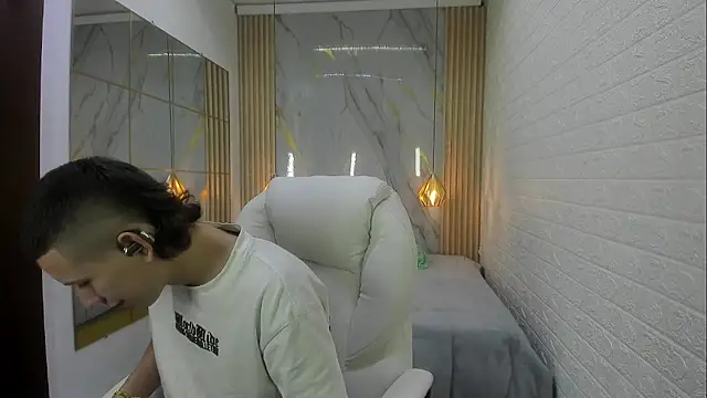 JackSwan18 online show from July 2026 02:01:02 PM