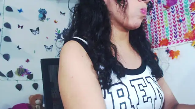 Snapshot of Alisxon4u chatting on February 2025 04:11:02 AM Alisxon4u online show from February 2025 04:11:02 AM