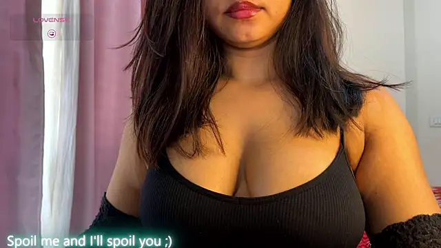 Snapshot of ohh_mona chatting on January 2025 07:56:01 AM ohh mona online show from January 2025 07:56:01 AM