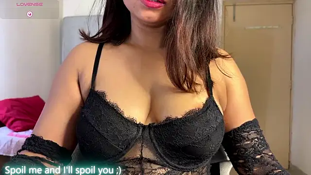 Snapshot of ohh_mona chatting on October 2025 03:40:02 AM ohh mona online show from October 2025 03:40:02 AM